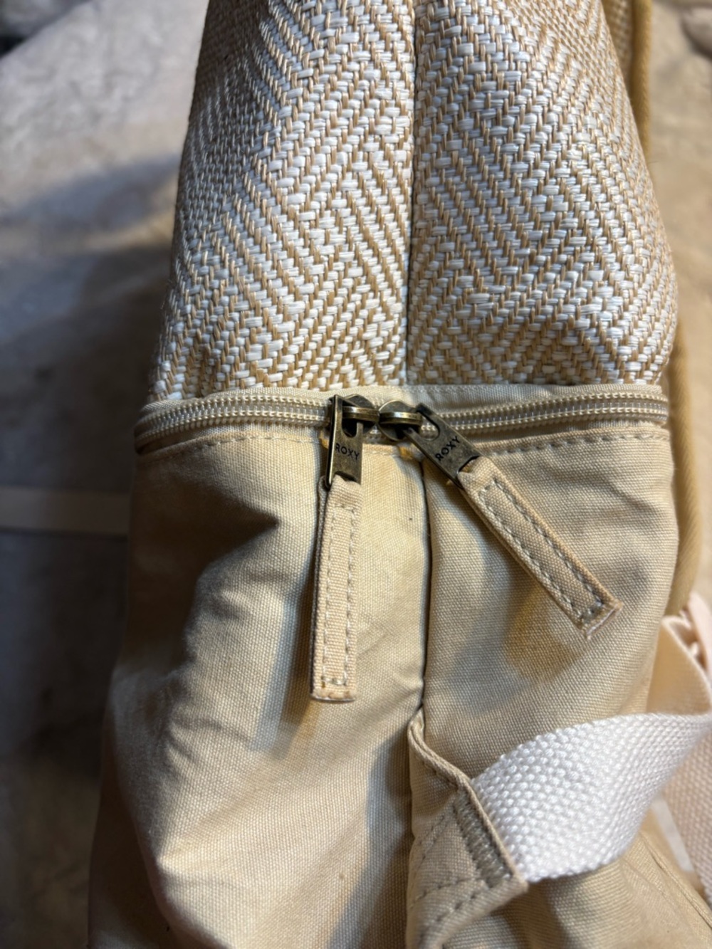 Sale! NWT Roxy Beach Tote Backpack Cooler base Beige & Cream Woven Two-Tone Zip - Picture 11 of 14
